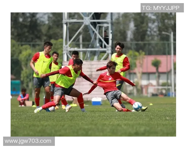 亚运会足球对阵精彩纷呈各国球队争夺荣耀赛场激烈对抗引人瞩目 亚运会足球对阵精彩纷呈各国球队争夺荣耀赛场激烈对抗引人瞩目